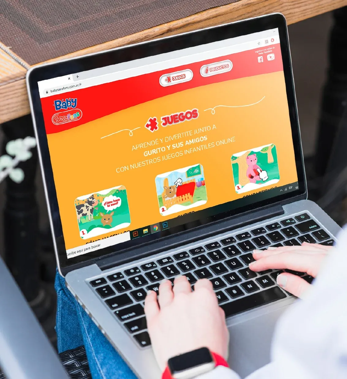Sitio de juegos de Sere Baby en una laptop